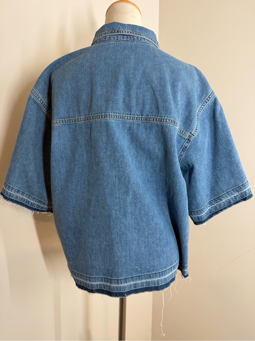 Anthropologie Pilcro Women’s Boxy Buttondown (Snaps) - SZ L- Blue Denim Shirt - Picture 4 of 14